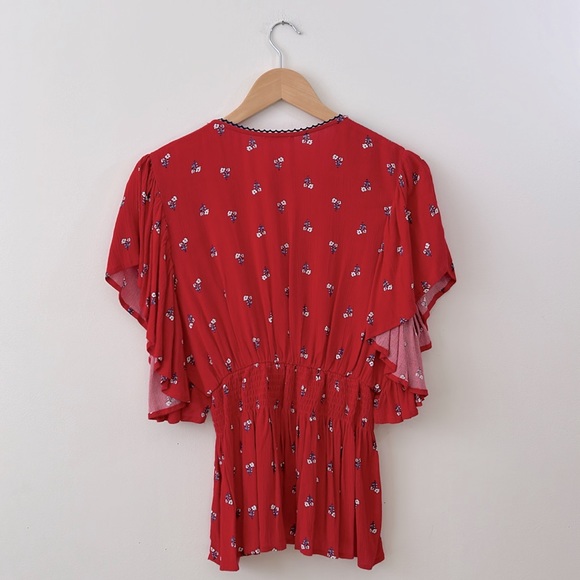 Francesca’s Collections Tops Womens Small Red V neck Blouse New - Picture 2 of 7